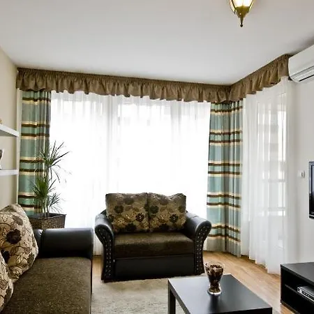 Apartmanhotel Corvin Lux 4*