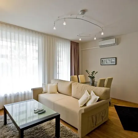 Apartmanhotel Corvin Lux 4*