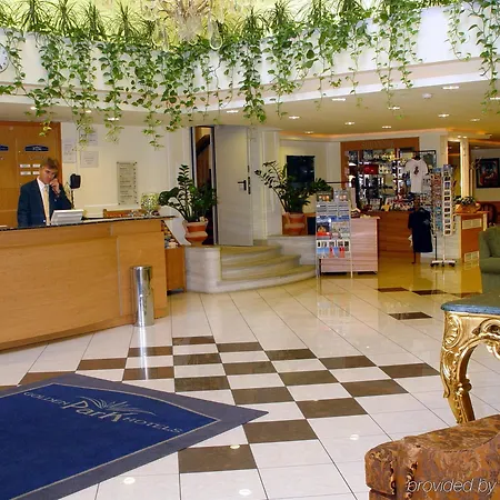 Hotel East