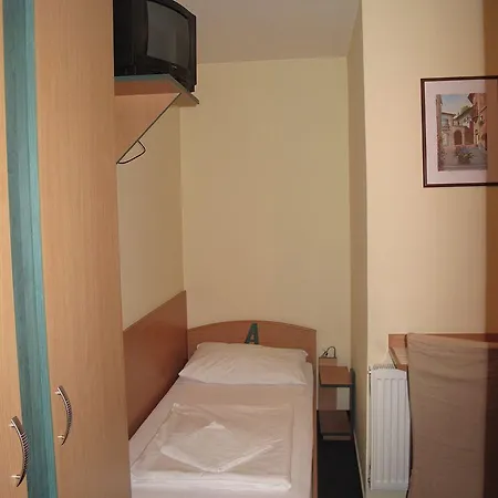 Alfred Panzio Budapest
