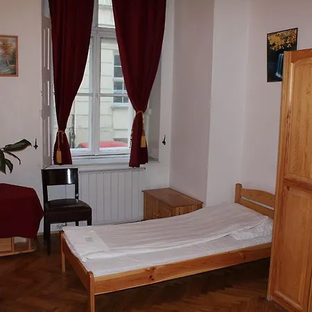 Old Monarchia Szálloda 3*
