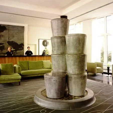 Park Plaza 4*