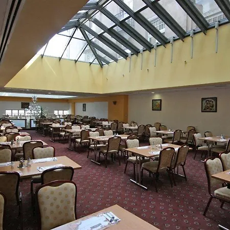 Hotel East