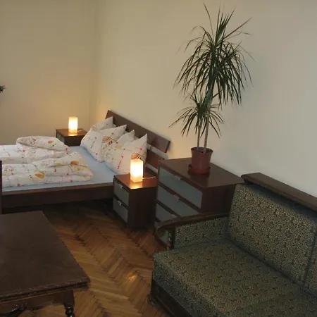 Of Budapešť