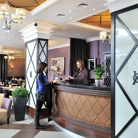 מלון Carlton Buda Castle 4*