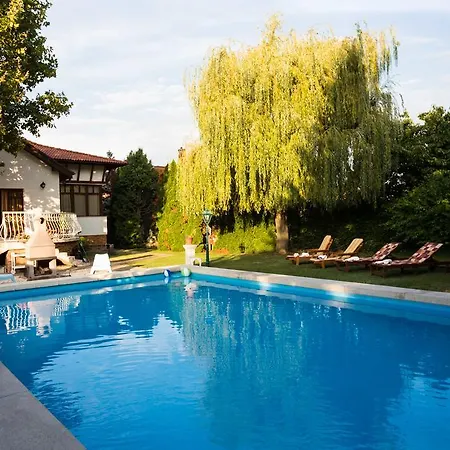 Villa Mercedes Garden *