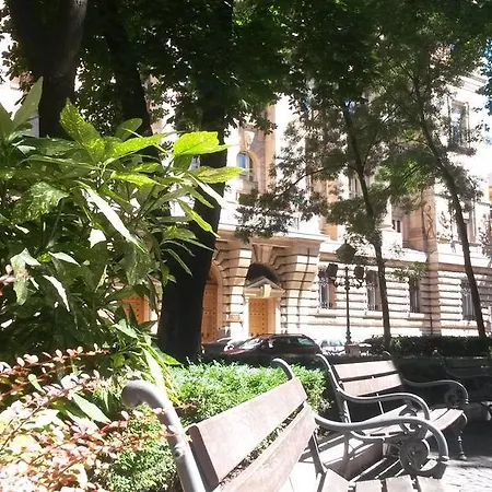 Bmg Basilica Apartment *