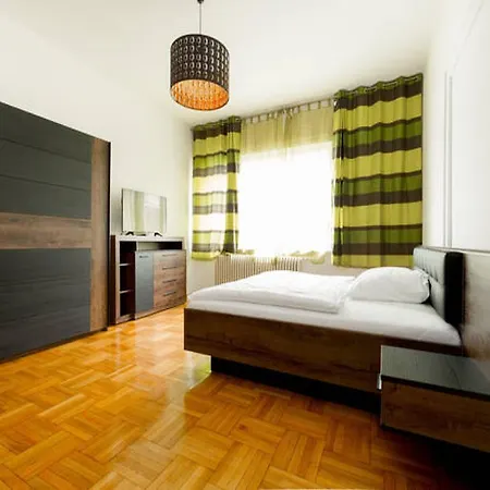 Monolit City Center *