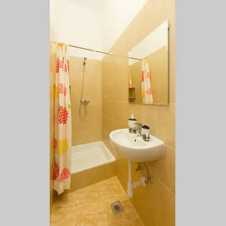 Monolit City Center Apartment *