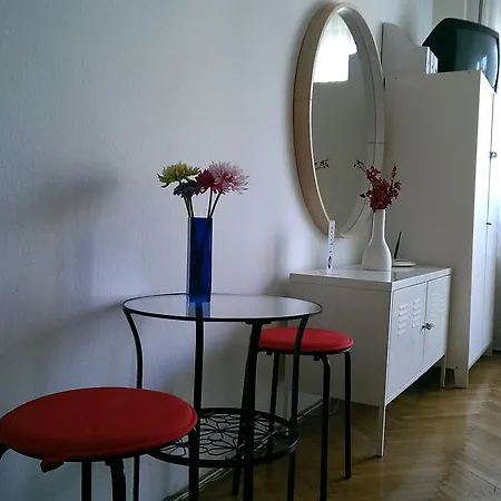 Love Nest Studio