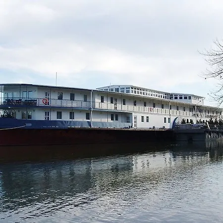 Botel Aquamarina