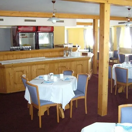 Aquamarina Botel