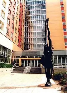 Ceu Konferencia Koezpont Otel 3*