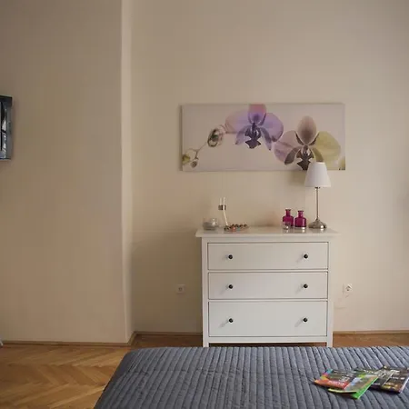 Synagogue View Apartment