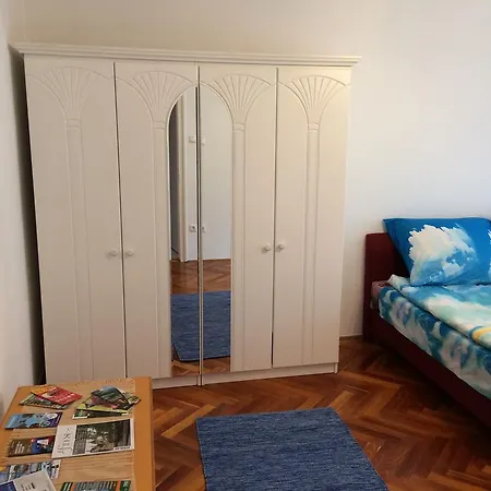 Apartman írisz