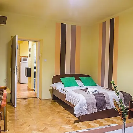 St. Gellert Apartman 2 *