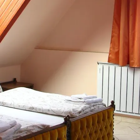 Apartmanhotel Happy 3*