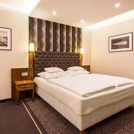 Szőnyi Garden Pest Szálloda 3*