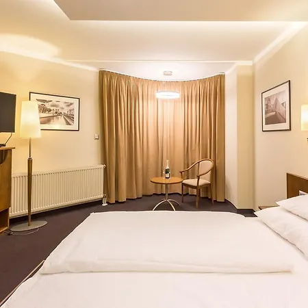 Szőnyi Garden Pest Szálloda 3*