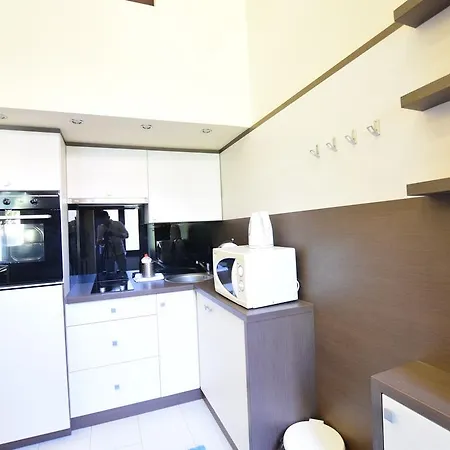 Standard By Hi5 - Fejer Gyorgy St * Budapest
