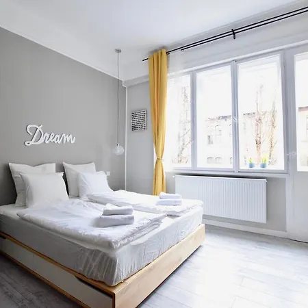 Standard By Hi5 - Fejer Gyorgy St Budapest