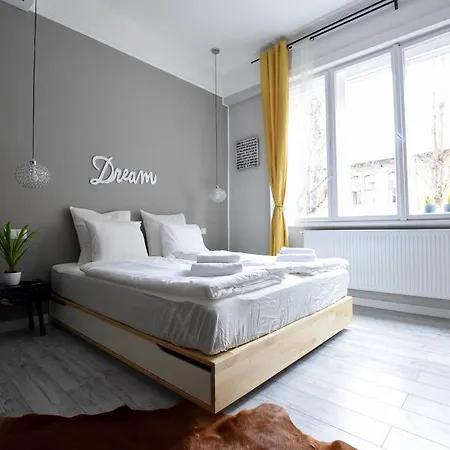 Standard By Hi5 - Fejer Gyorgy St * Budapest