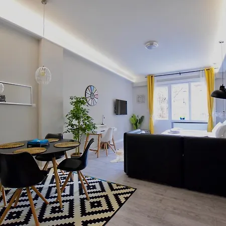Standard By Hi5 - Fejer Gyorgy St * Budapest
