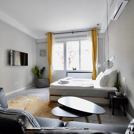Standard By Hi5 - Fejer Gyorgy St Budapest