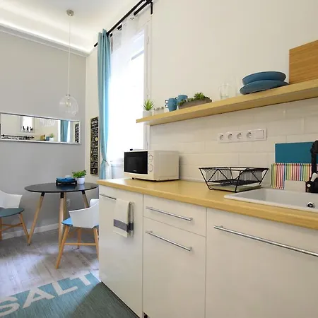 Standard By Hi5 - Fejer Gyorgy St * Budapest