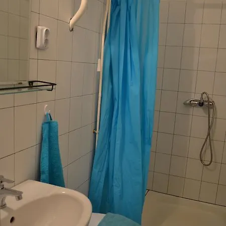 California Hostel *