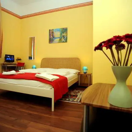 Hotel Club &