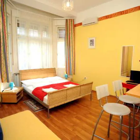 Club & Hotel