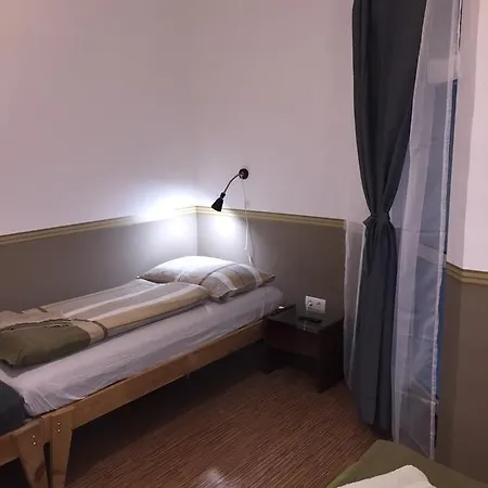 エルヴィス ゲストハウス