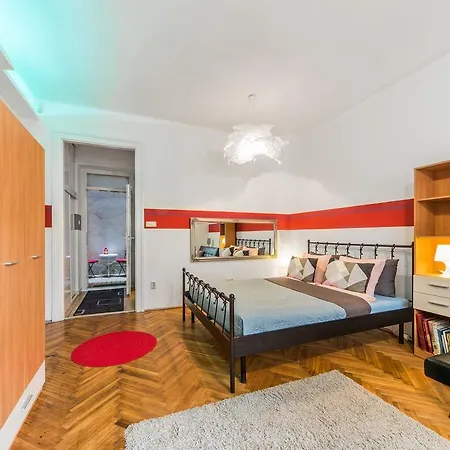 Perfect Apartment *