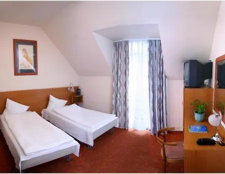 Luna Hotel