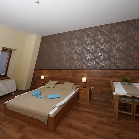 Mátyás Apartmanhotel
