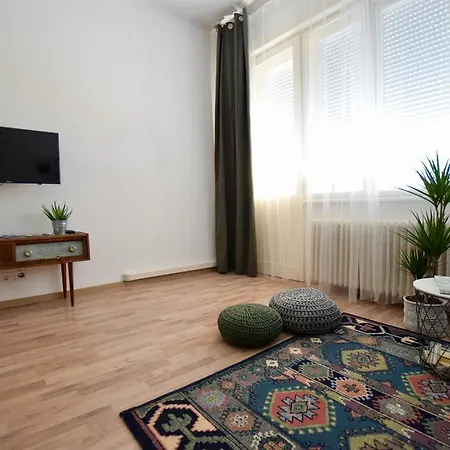 Standard By Hi5 - Fejer Gyorgy St Budapest