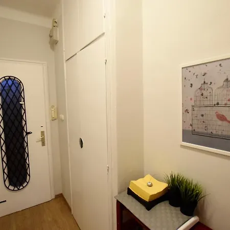Apartament Budget By Hi5 - Vaci Street 44 *