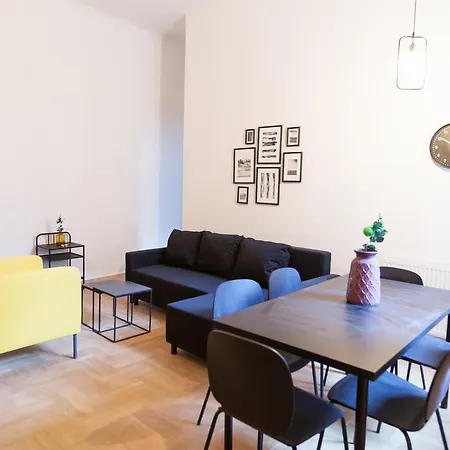 Stylish Ernesto * Budapest