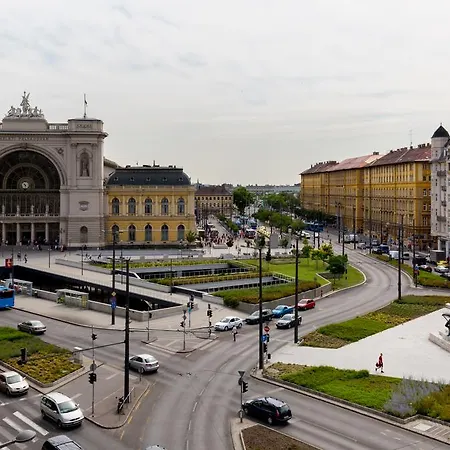East Station - Baross 1 & 2 Budapeste