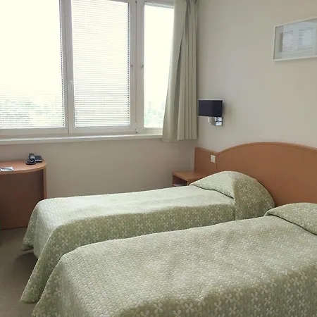 Otel Ceu Konferencia Koezpont 3*