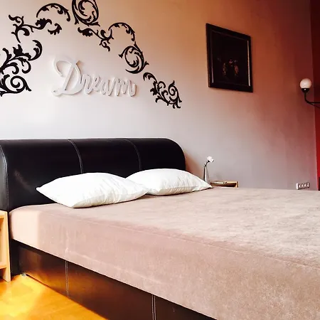 Central Gozsdu Apartment