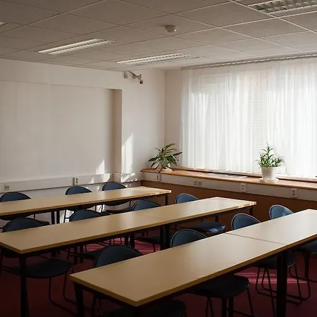 Otel Ceu Konferencia Koezpont Budapeşte