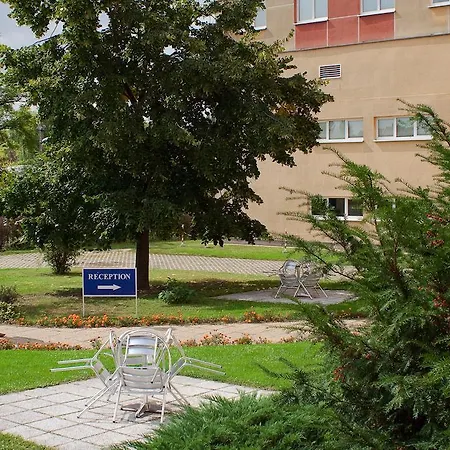 Ceu Konferencia Koezpont Otel
