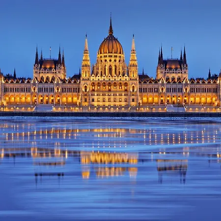 Luxury Downtown 4* Budapest