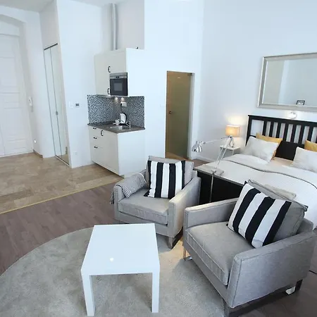 Pearl In The Center With View Apartment