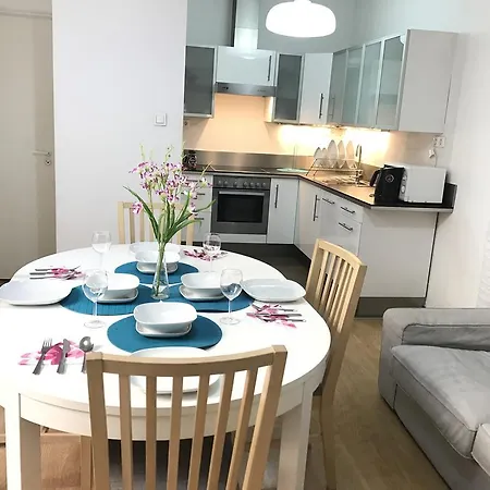 Aldi Astoria Apartment *