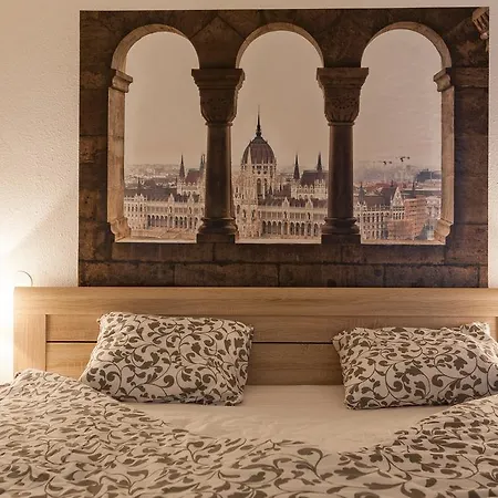 Feel At Budapest