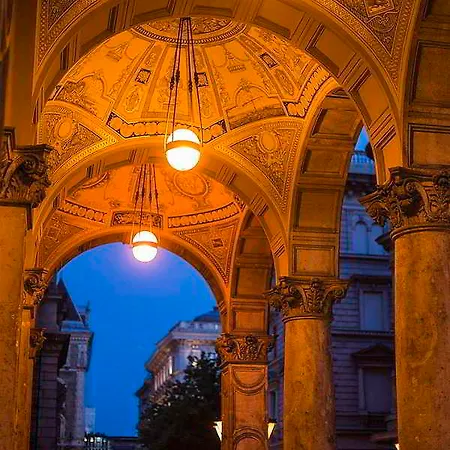 Opera Garden & Hotel Budapest