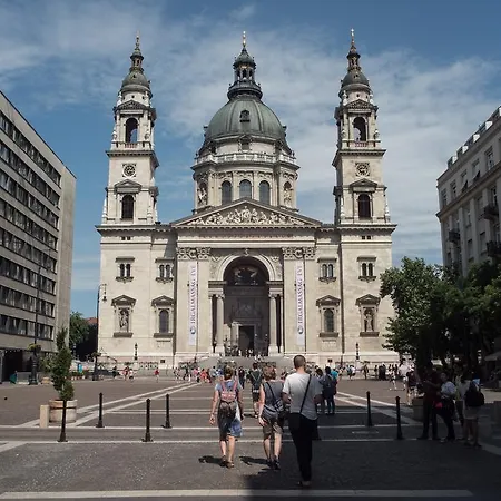 Ariel Close To St. Stephen Basilica דירה בודפשט